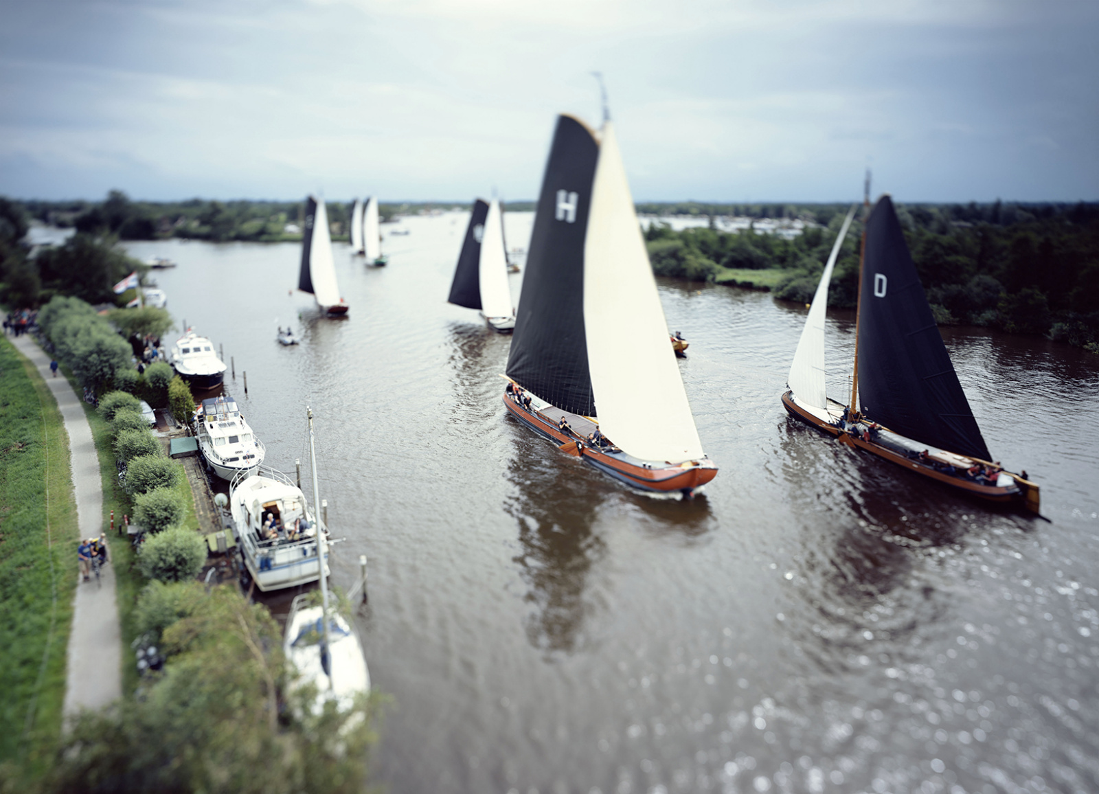  Skûtsjesilen Earnewâld